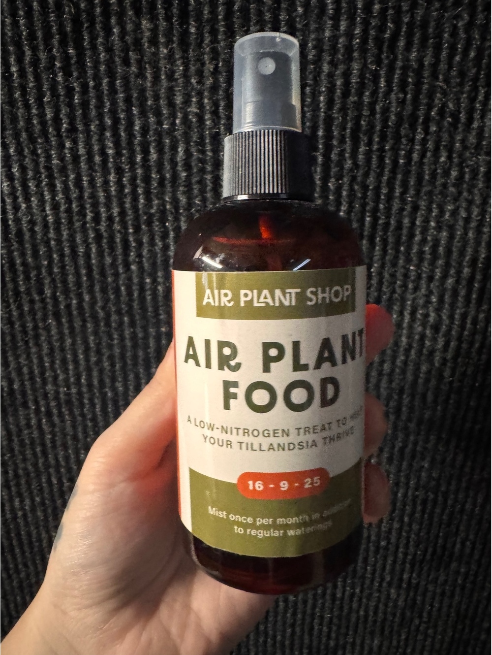 Air Plant Food Spray - Low-Nitrogen Nutrient for Tillandsia Plants